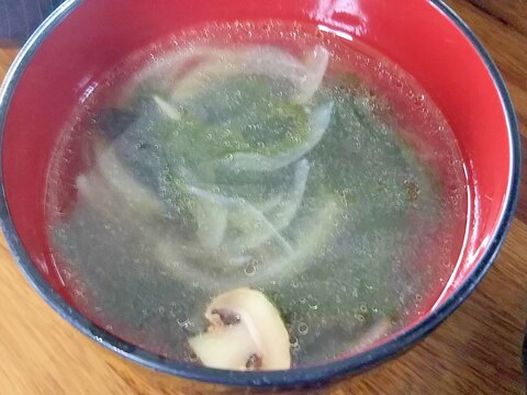 ワカメと玉ねぎの簡単中華風スープ